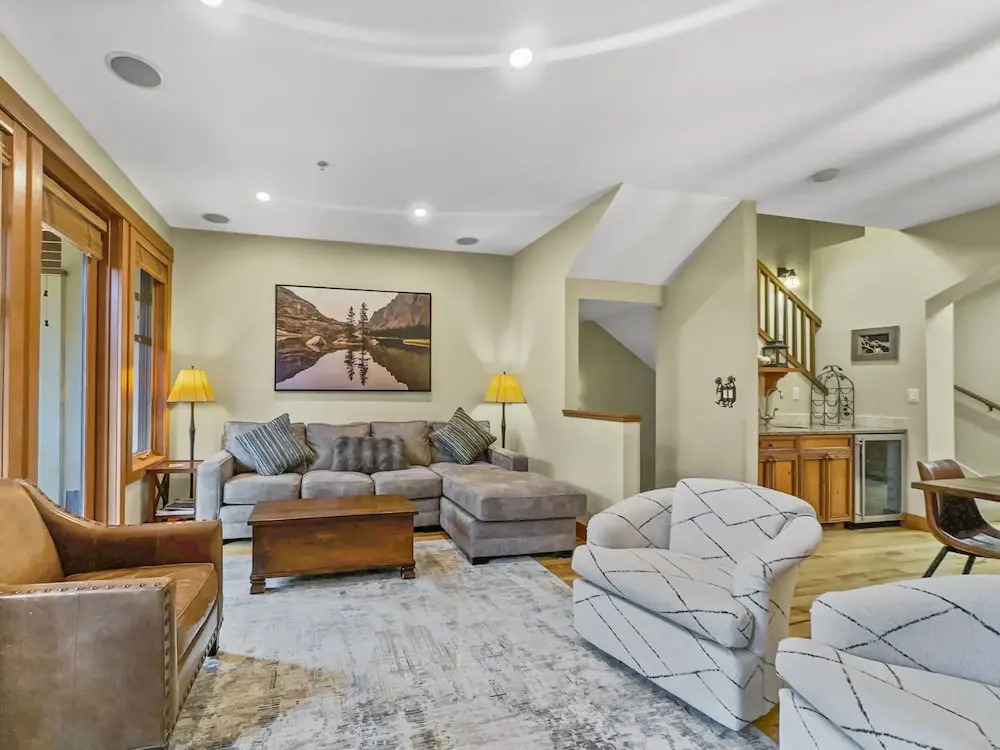 Spacious Town Home, Short Walk to Lifts, Private Hot Tub - 144C by Redawning