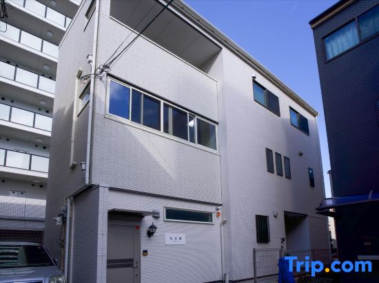 Tomokoya,whole house 140sq.m. Near Shinsaibashi,3 minutes by subway to Dotonbori & Nipponbashi