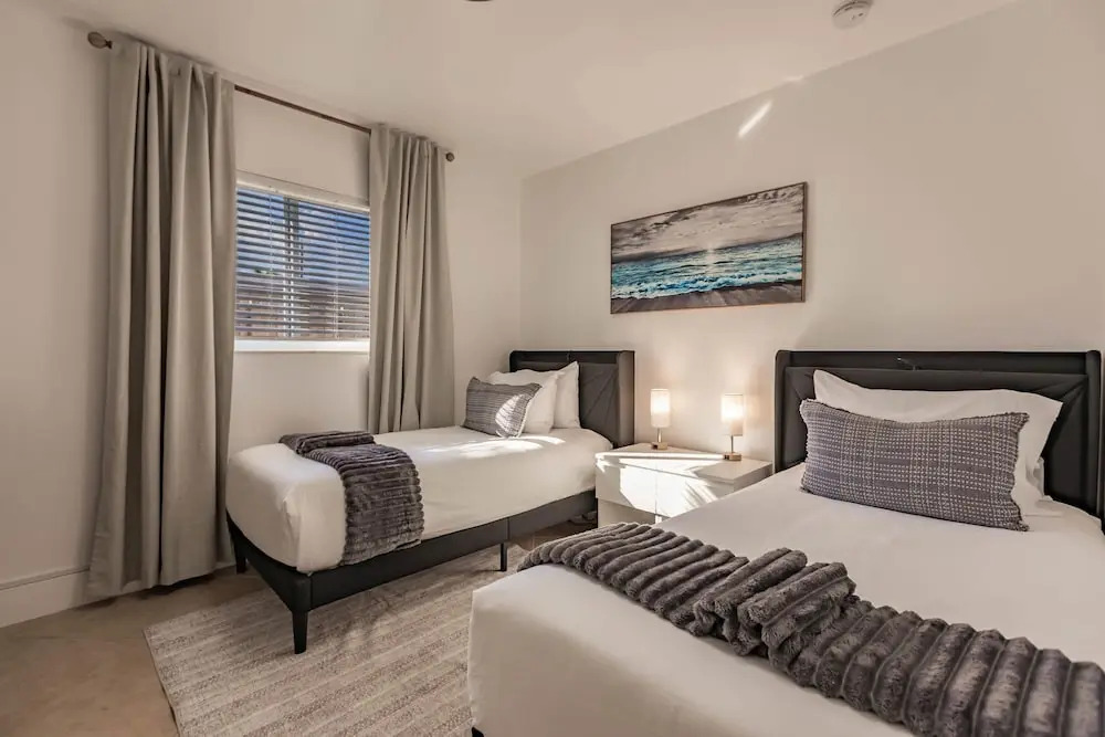 Fox Lagoon Pool Spa Villa 6BD Luxury Stay