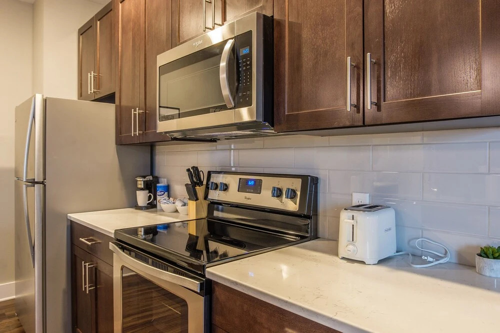 FRONTDESK LC Riversouth 245 Apts Downtown Columbus