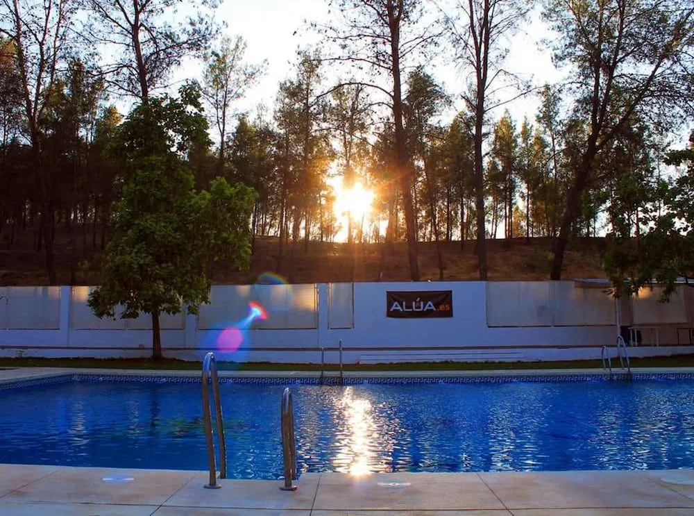 CENTRO DE OCIO ALÚA Bungalows Camping Rafting Benamejí