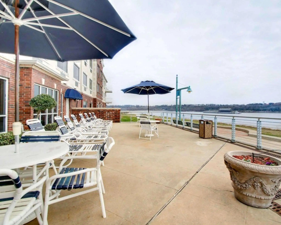 Clarion Suites Vidalia Riverfront