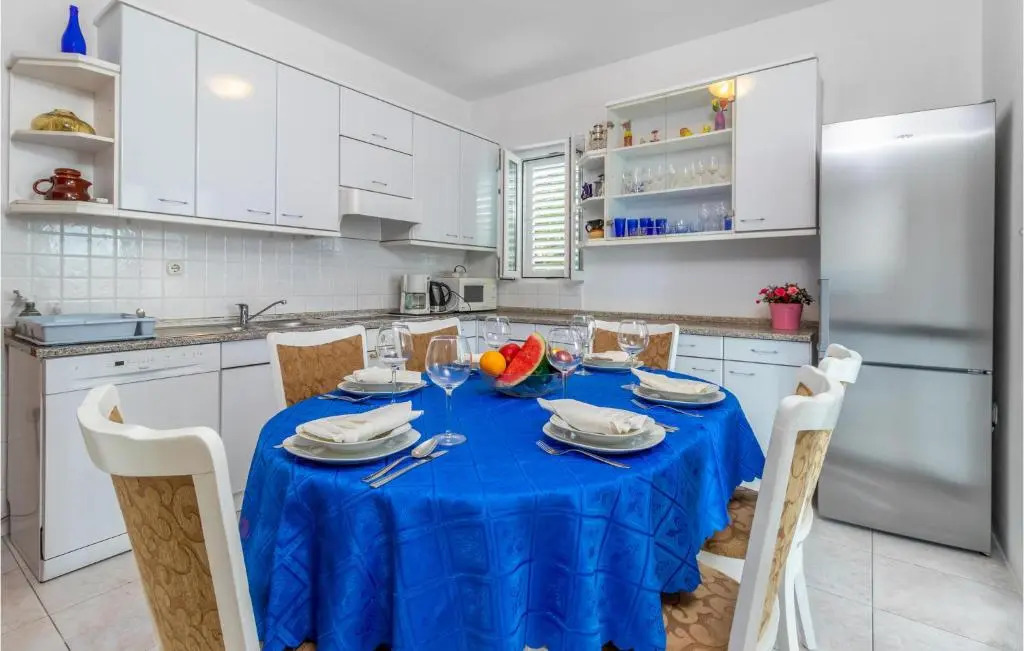 Amazing Apartment in Novi Vinodolski With Wifi and 3 Bedrooms