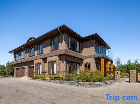 Vancouver Stay ----- Modern Richmond Home  Next to YVR Airport--Brand New & Stylish