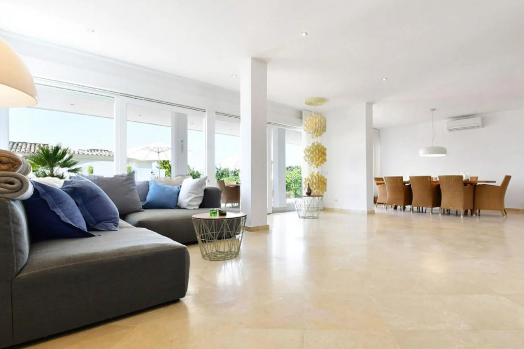Luxury Villa Near Marbella with Private Pool, Jacuzzi & Modern Amenities