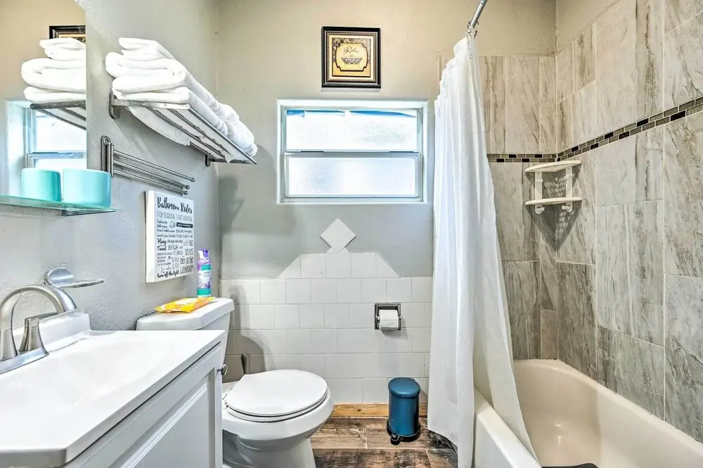 Updated Ybor City Duplex ~ 1/2 Mi to Seventh Ave!