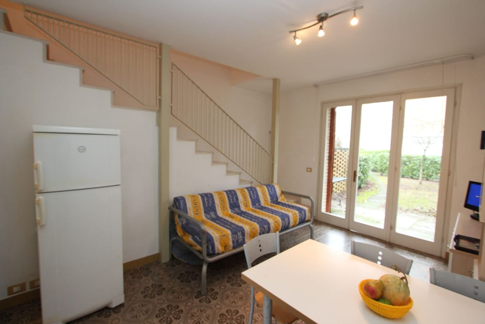 Rowhouse With Private Garden