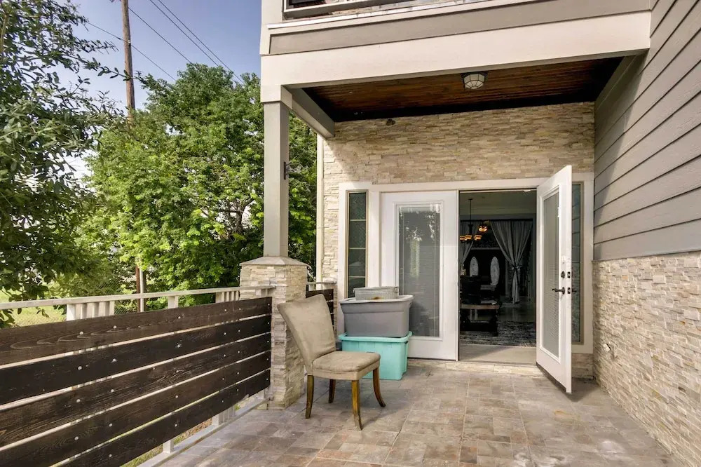 Luxe Southwest Houston Home w/ Balconies & Patio!