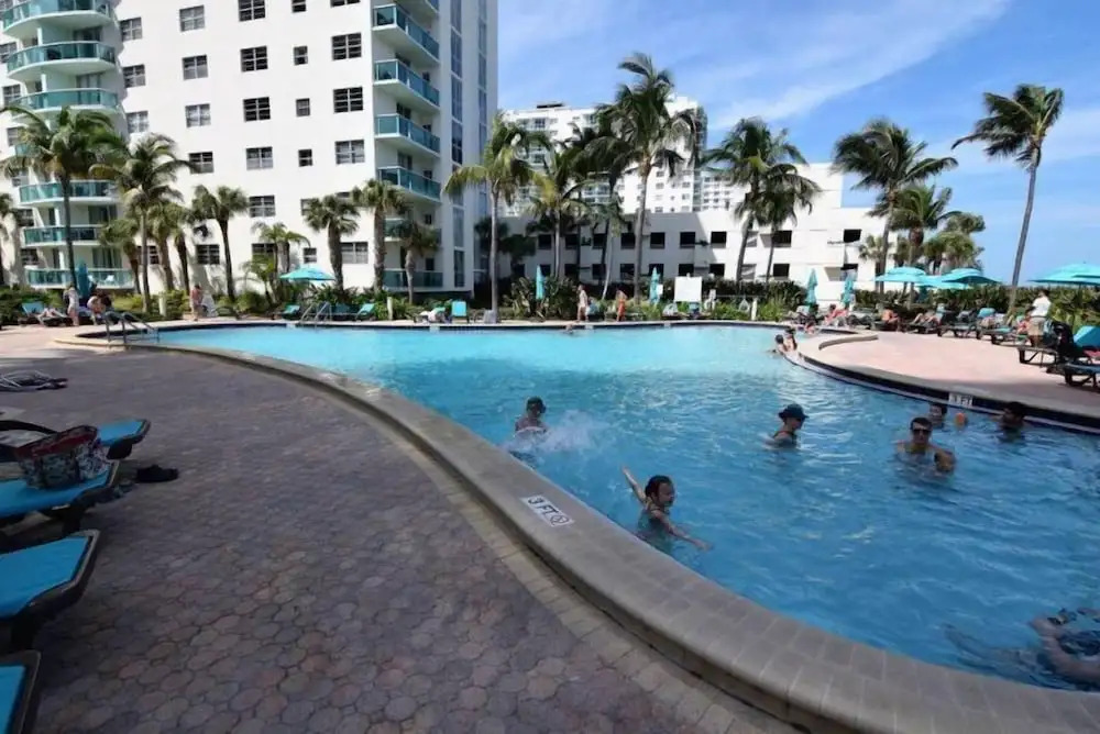 Spectacular 1 Bed 1 Bath @ Tides