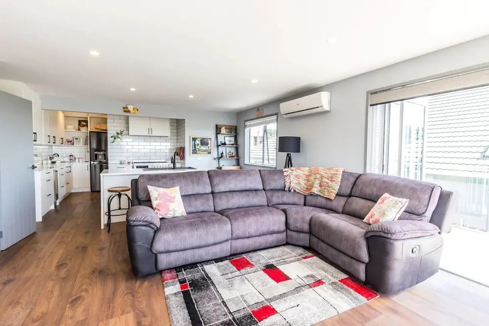 3 Bedroom Village Retreat Home With Sea Views