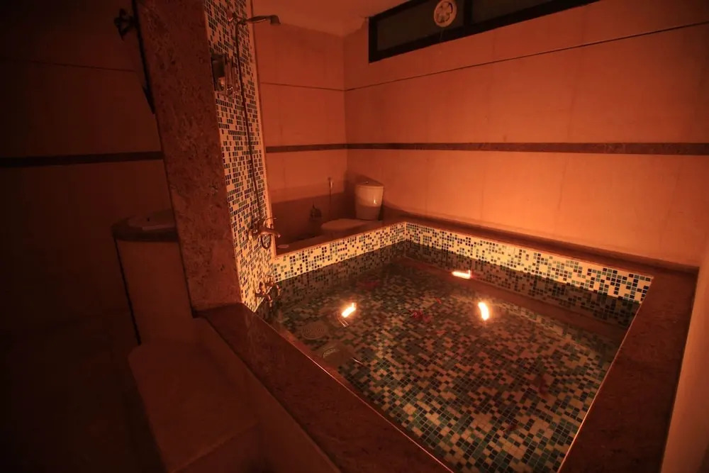 Kingdom Suite Hotel