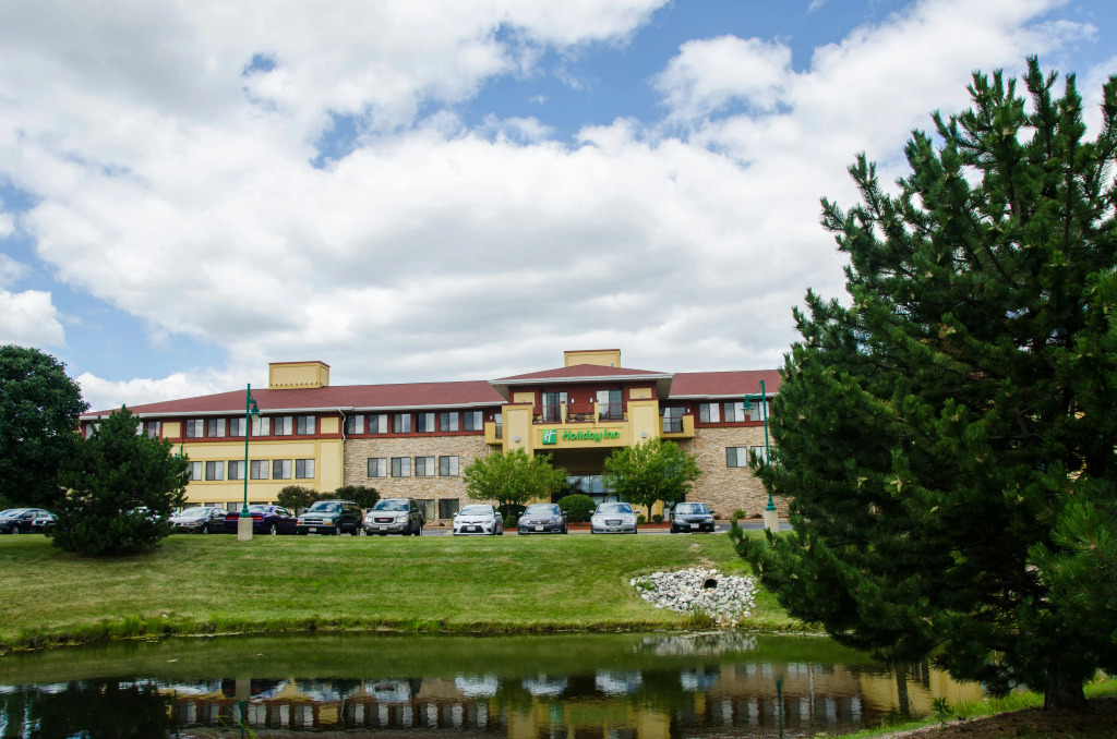 Holiday Inn Hotel Pewaukee-Milwaukee West by IHG