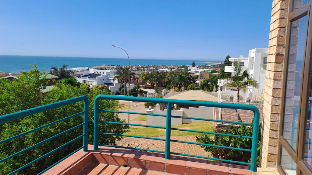 Villa @ 19 Palm with spectacular sea views
