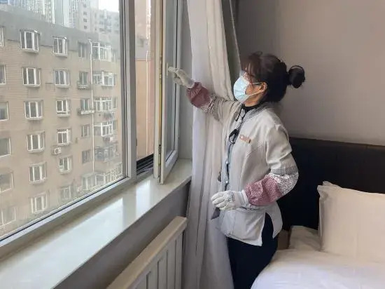 HanTing Premium Hotel (Dalian Renmin Road, Gangwan Square Metro Station)