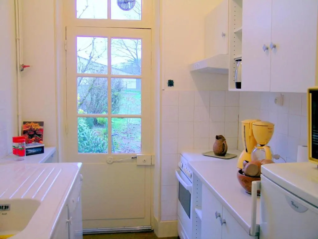 Maison indépendante près village médiéval - FR-1-489-15