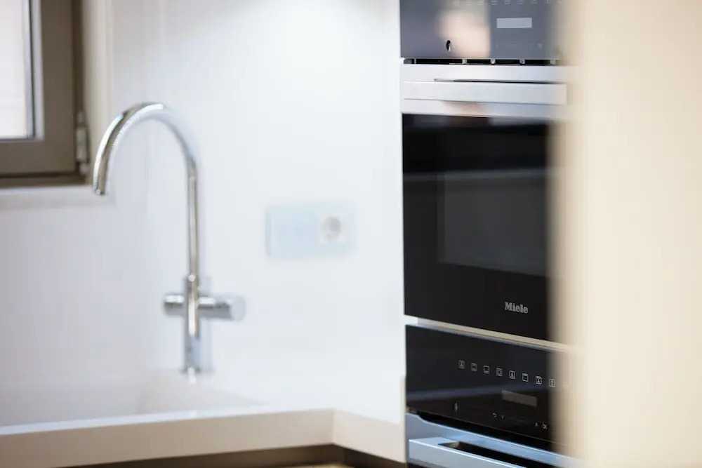 DeMaNi President Suites