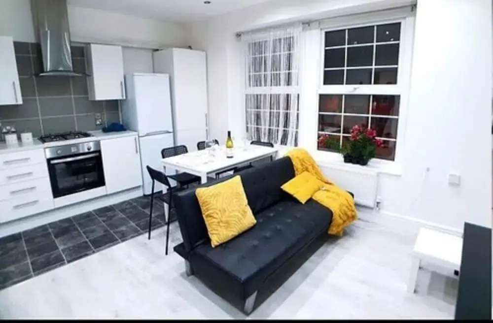 Stunning Croydon Apartment