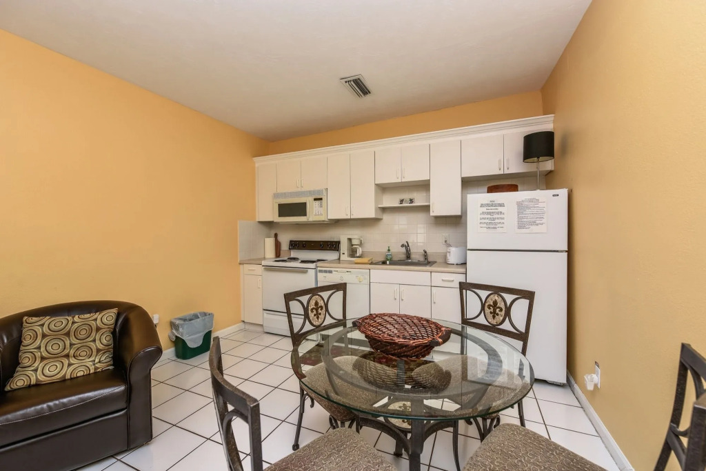 Coastal Surfside By Beachside Management