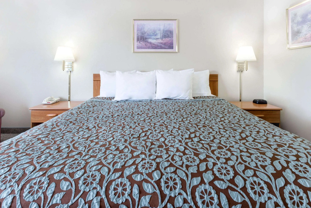 Days Inn by Wyndham El Paso