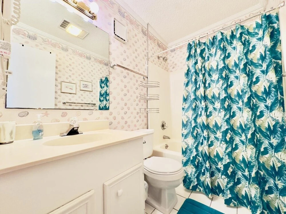 Tilghman Beach And Racquet Club 304 3 Bedroom Condo by RedAwning, North Myrtle Beach