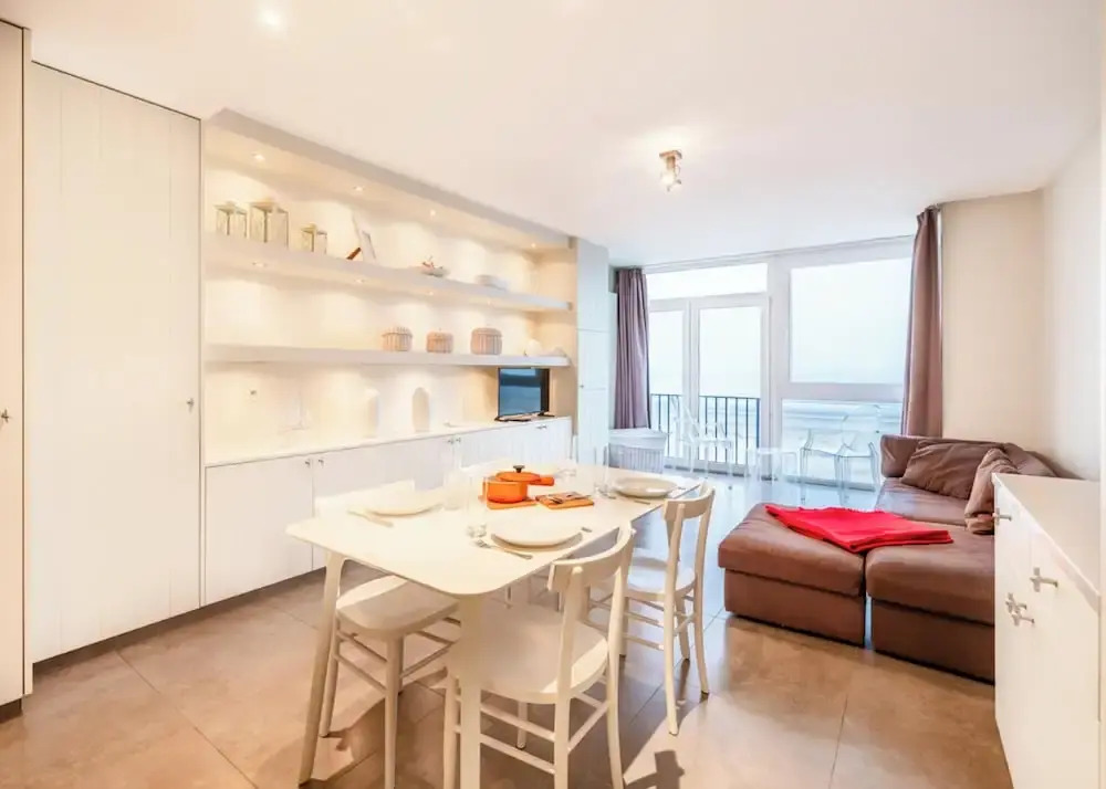 Apartment on the Coast with Beach Access