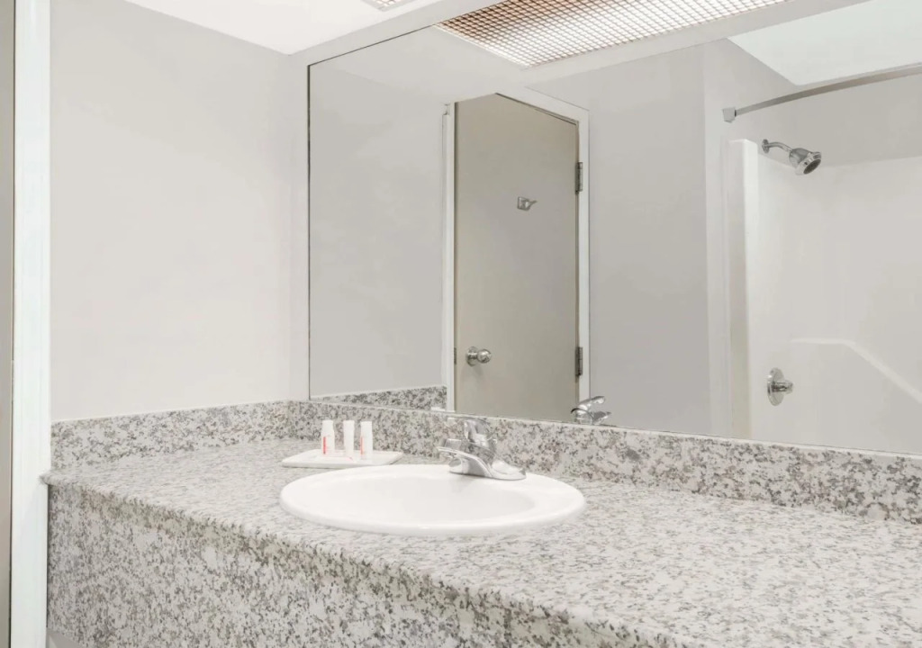 Guesthouse Inn & Suites Lexington