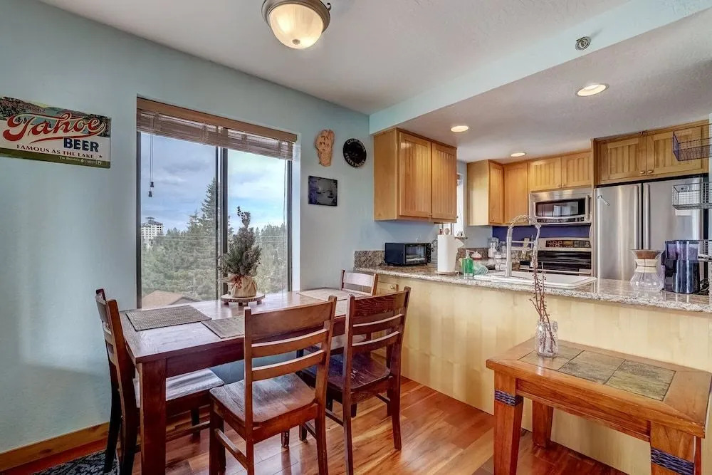 Enjoy Tahoe Lakeview Bliss Pet Friendly!