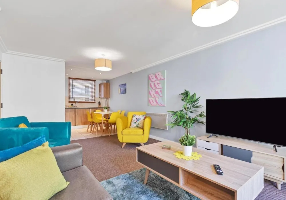 Central Garden View | Modern 2 Bedroom 2 bathroom Apartment | Balcony