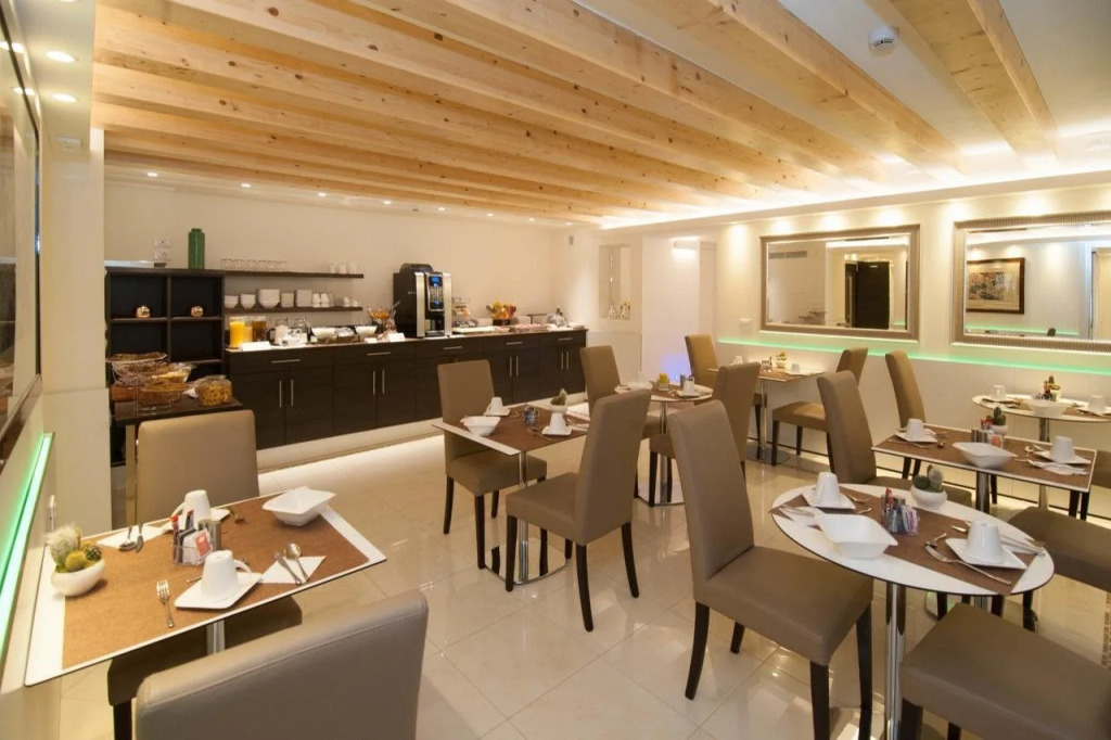 Leone Hotel