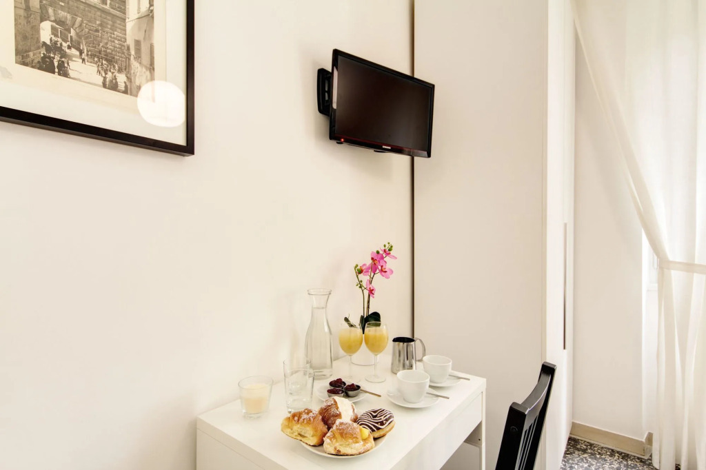 Vatican Mirum Apartment