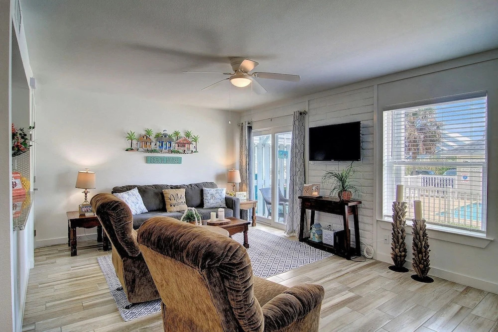 El Cortez #110 - 2 Br Condo