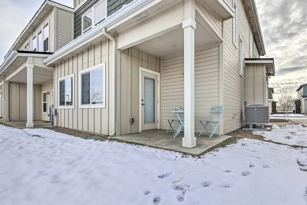 Nampa Townhome ~ 18 Mi to Downtown Boise
