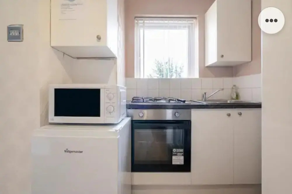 4bed Castle in Medway Free Sports Channel Parking