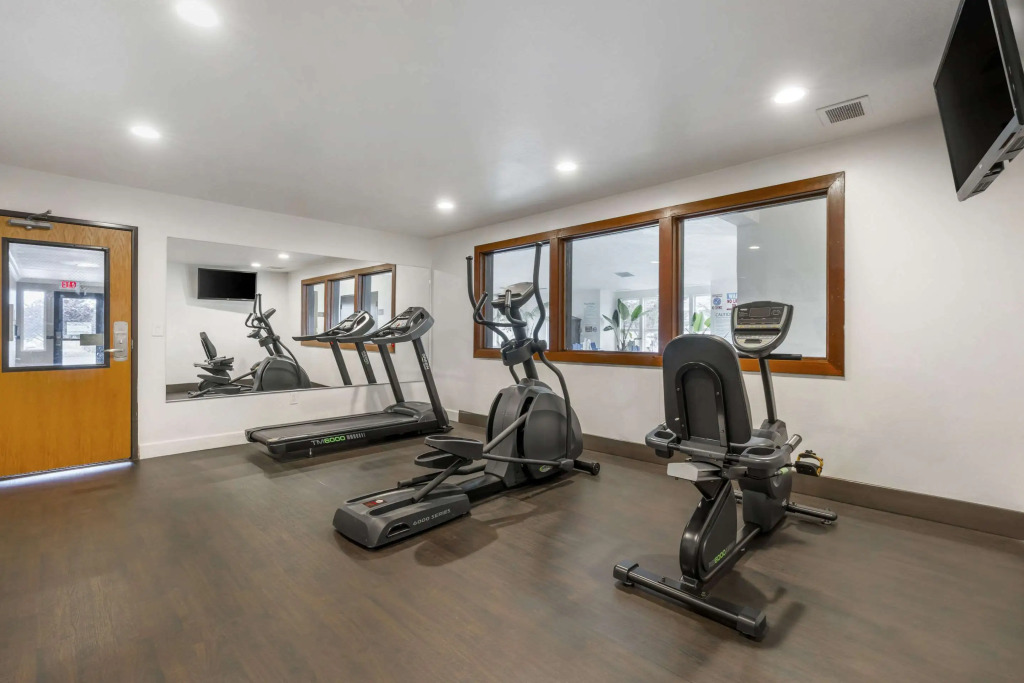 Comfort Inn & Suites Redwood Country
