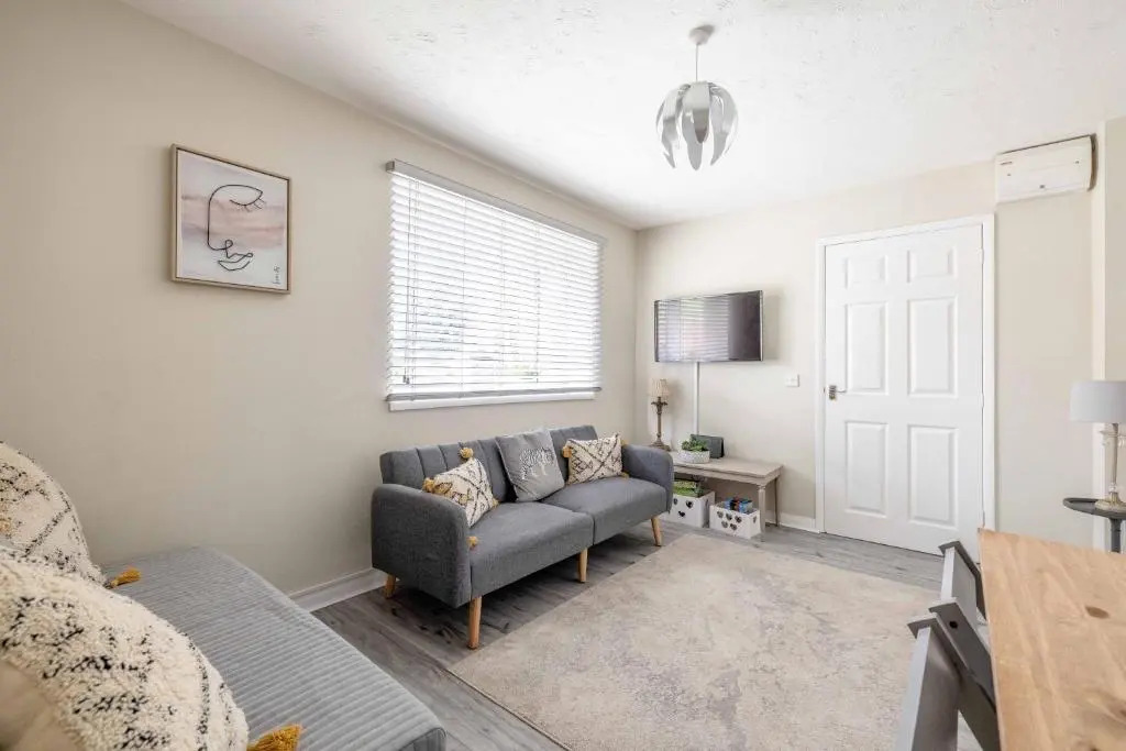Windsor Burnham Ascot Haven Sleeps 4