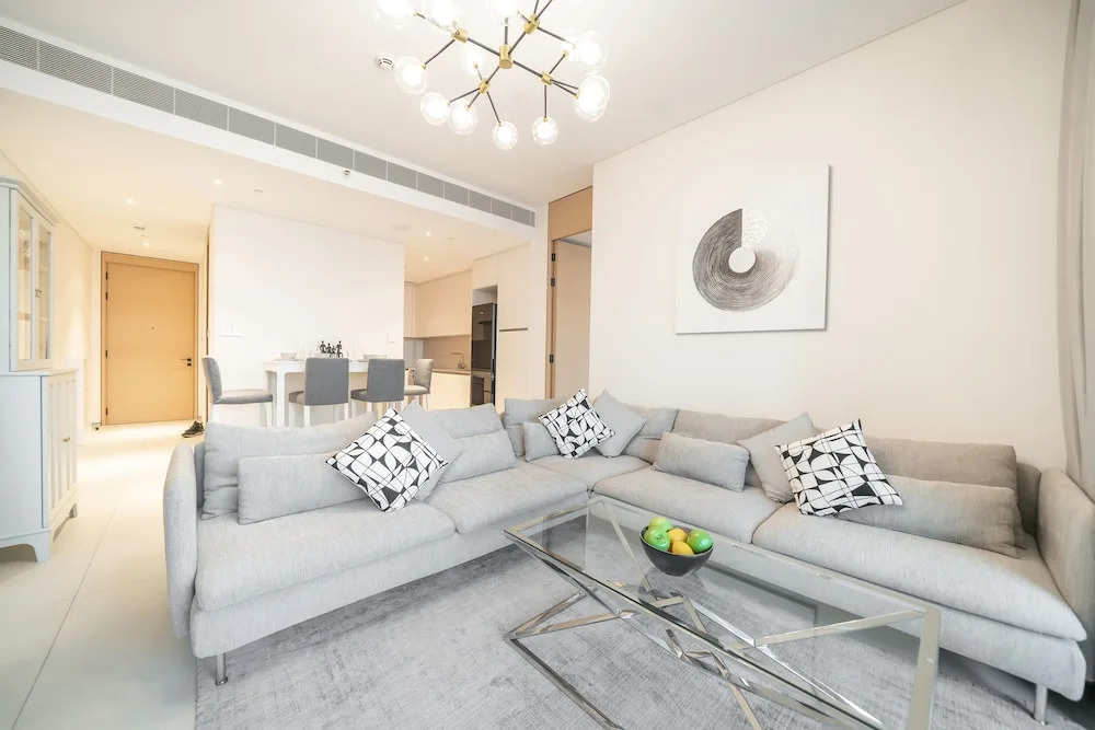 Jumeirah Gate Tower - Luton Vacation Homes
