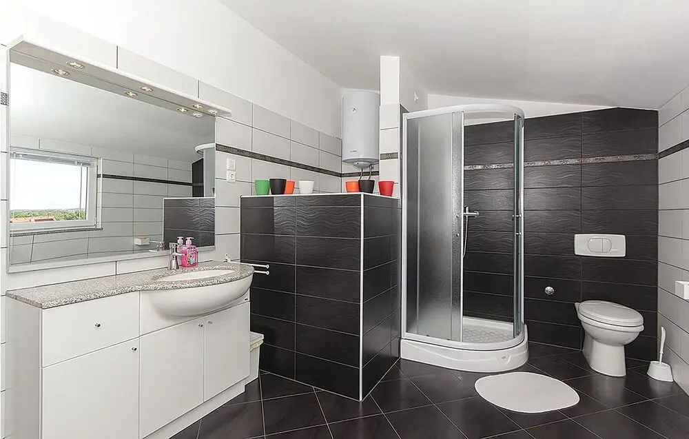 Amazing Home in Medulin With Wifi and 7 Bedrooms