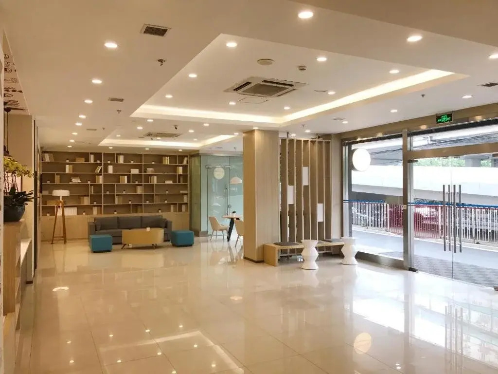 Hanting Hotel Shanghai Zhenping Road Subway Station New Branch