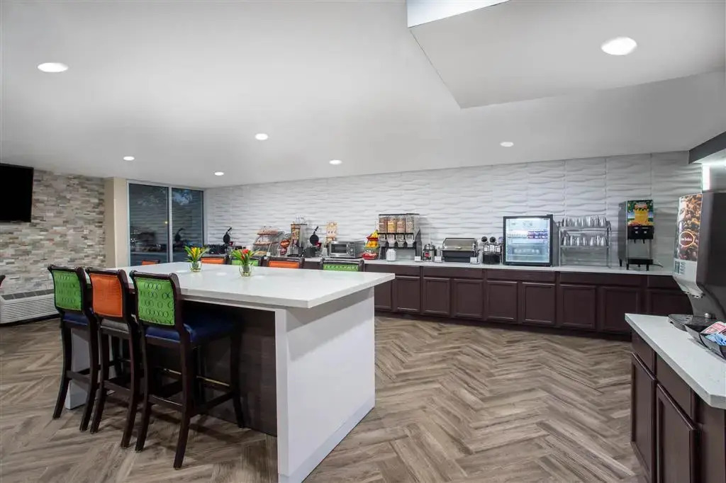 Best Value Inn Bloomington