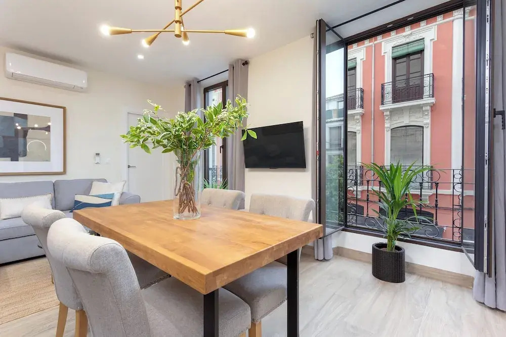 Sophisticated House With Terrace. Plaza del Realejo