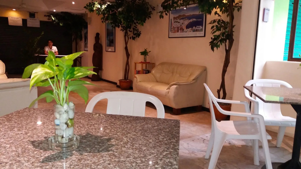 Paradise Inn