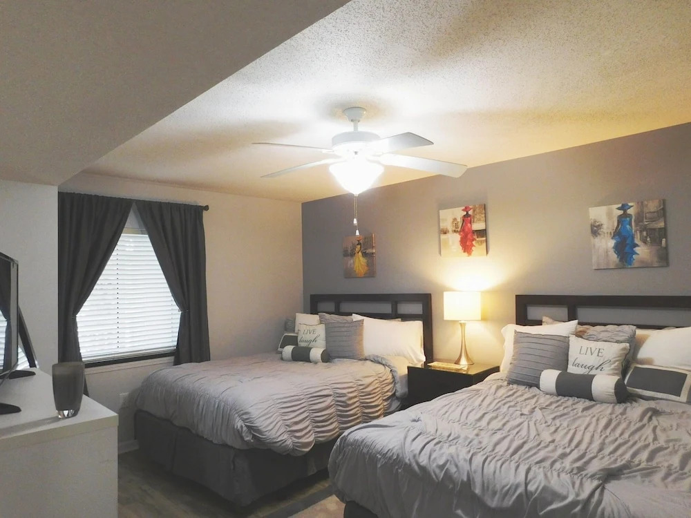 Yacht Club S #1-202 2 Bedroom Condo by Redawning