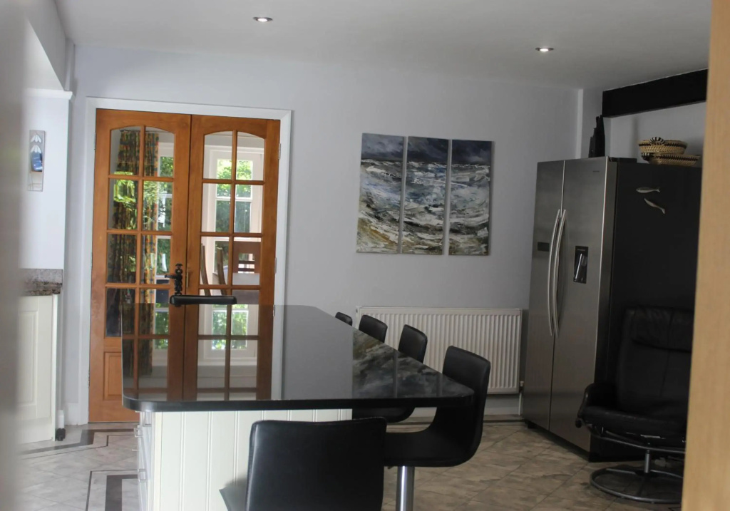 Lovely Family home with Beautiful Large gardens dog friendly