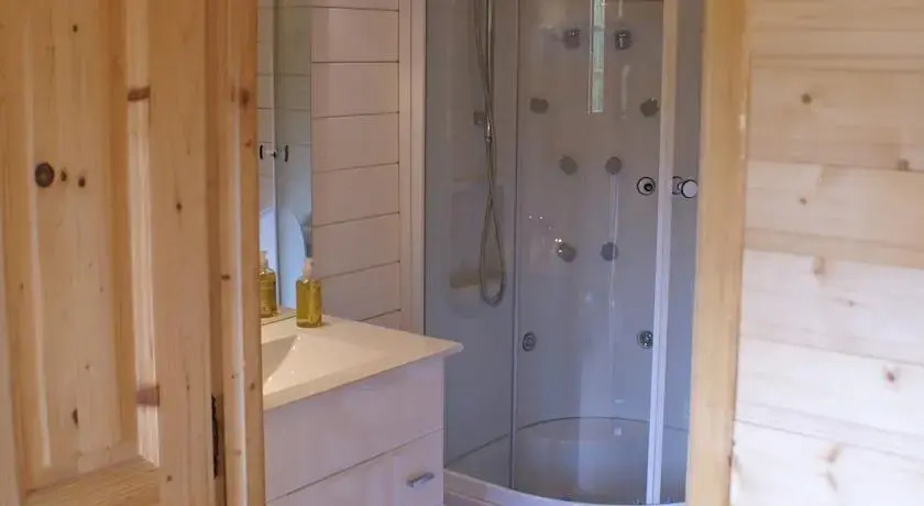 Chambres d’Hôtes et Chalets Gîtes La Croisée des Chemins