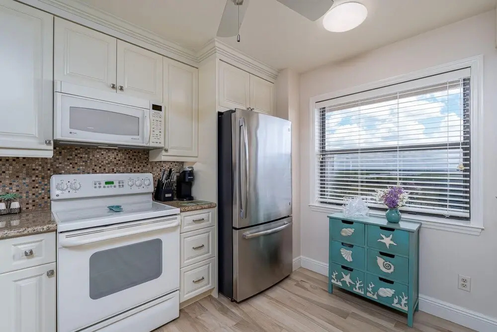 Ambassador # 905 - 26300 Hickory Blvd by Coastal Vacation Properties