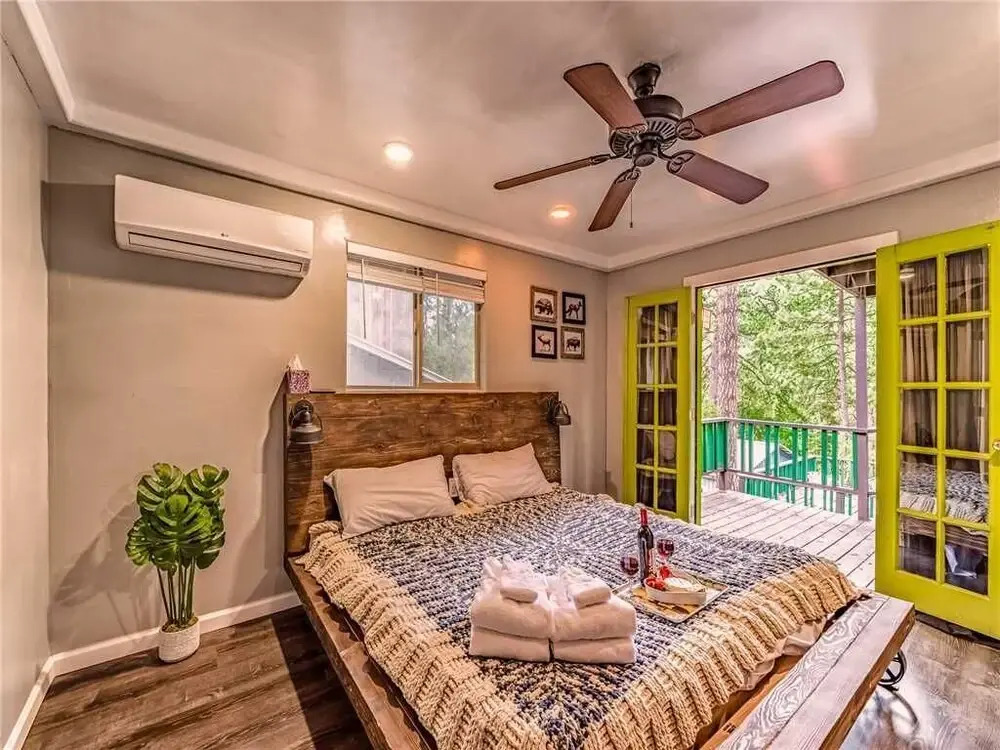 Turtle Mountain Cabin, 2 Bedrooms, Near Town