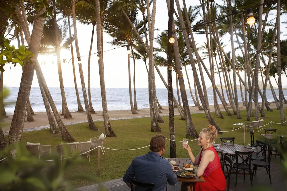 Belle Escapes - Oceanview Suite Alamanda Beachfront Resort "88"
