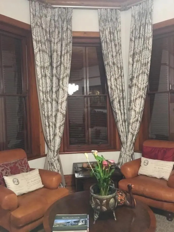 Roosenwijn Guesthouse