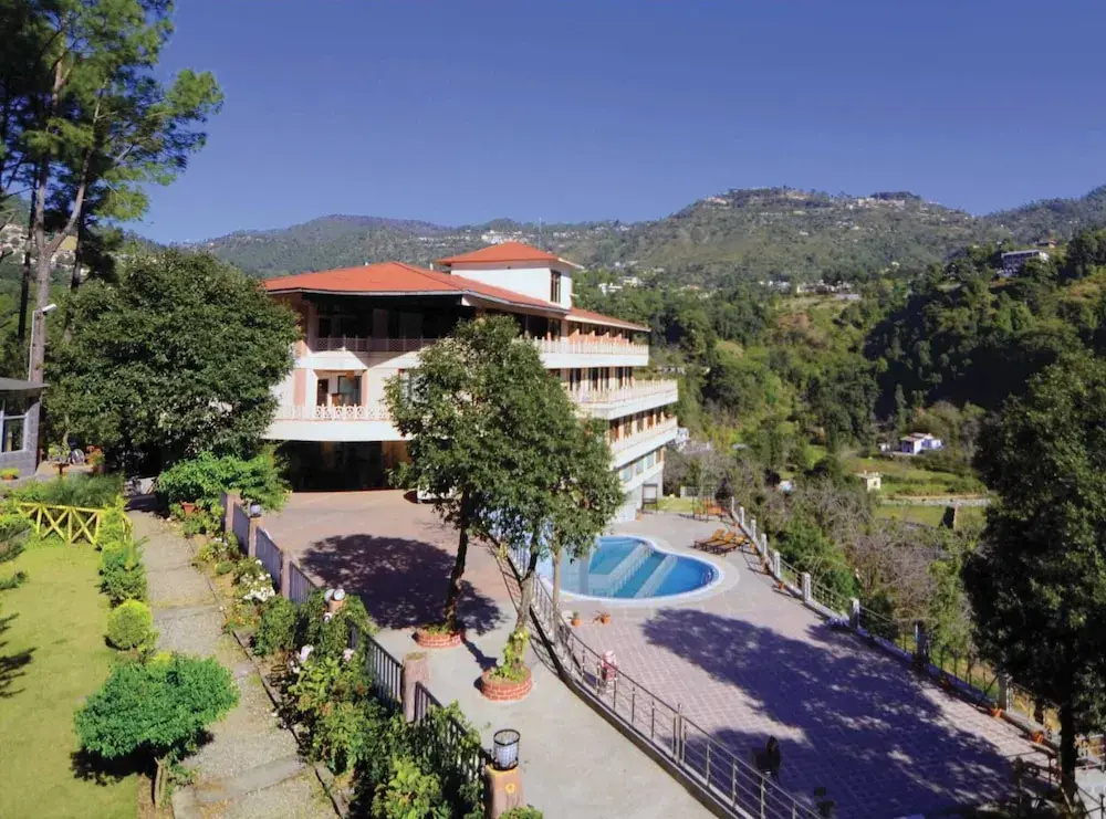 Sea Hawk - Luxury Hill Resort 4 mins from Bhimtal Lake