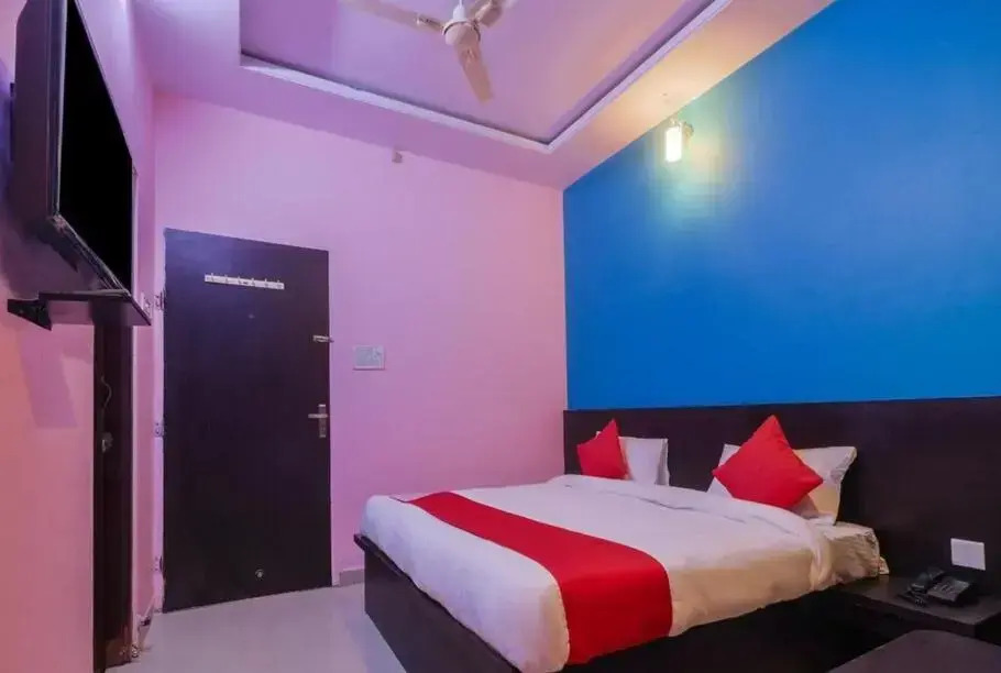 OYO Flagship 80515 Hotel Shivam Palace